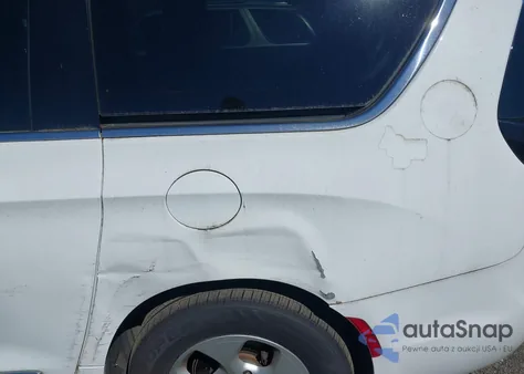 2017 Chrysler Pacifica Touring-L Plus z USA, uszkodzony, nr VIN 2C4RC1EG5HR643987